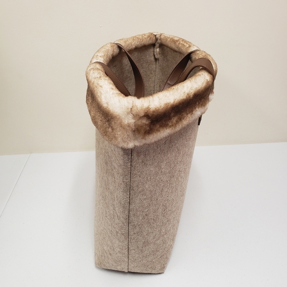 Barnes & Noble Large Tote Bag Faux Fur - Picture 8 of 12